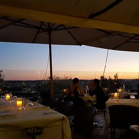 Amazing Panoramic Artist's Loft Spanish Steps Διαμέρισμα