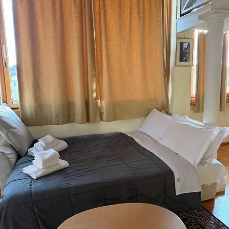 Διαμέρισμα Amazing Panoramic Artist's Loft Spanish Steps