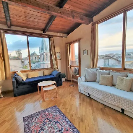 Amazing Panoramic Artist's Loft Spanish Steps Apartment Rome