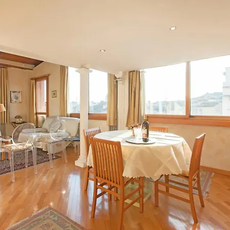 Amazing Panoramic Artist's Loft Spanish Steps