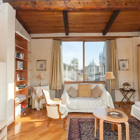Amazing Panoramic Artist's Loft Spanish Steps * Roma