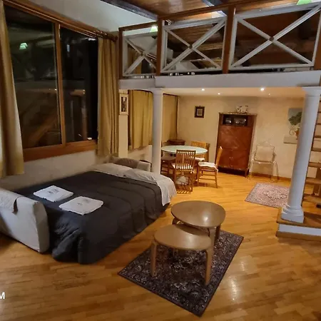 Amazing Panoramic Artist's Loft Spanish Steps *
