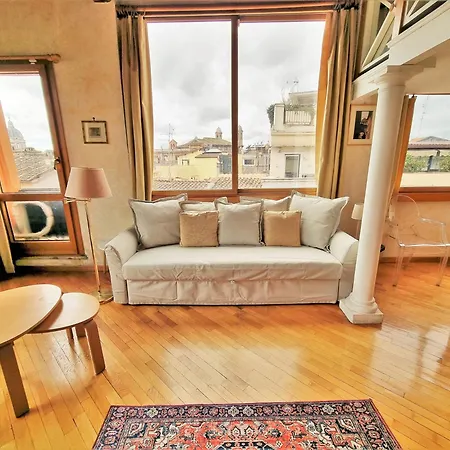 Amazing Panoramic Artist's Loft Spanish Steps