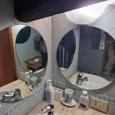 Amazing Panoramic Artist's Loft Spanish Steps *