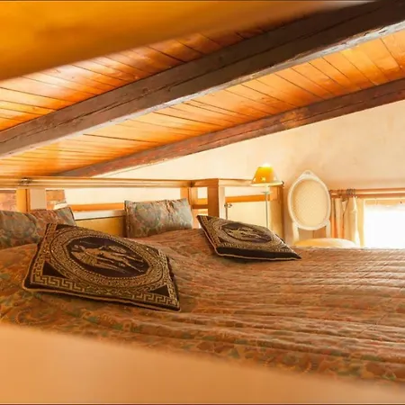 Amazing Panoramic Artist's Loft Spanish Steps Rome