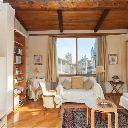 Amazing Panoramic Artist's Loft Spanish Steps Apartment