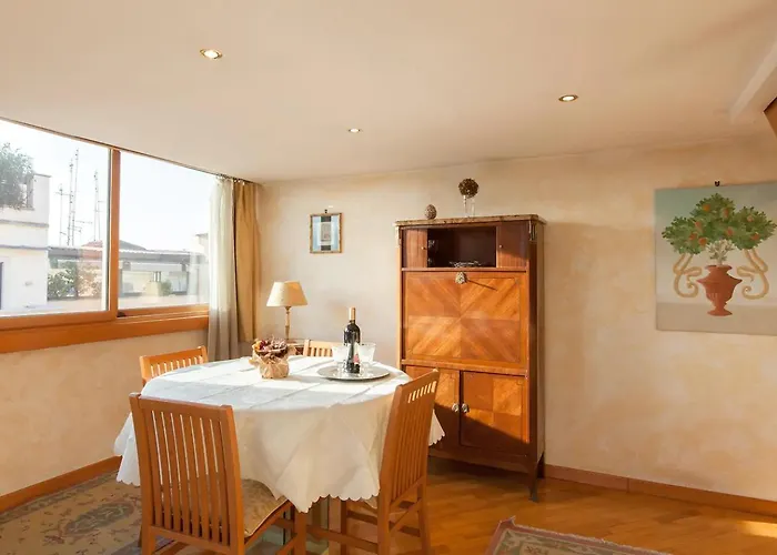 Amazing Panoramic Artist's Loft Spanish Steps * Řím