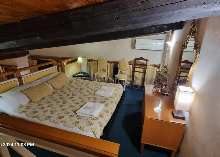 Amazing Panoramic Artist's Loft Spanish Steps *