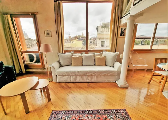 Amazing Panoramic Artist's Loft Spanish Steps