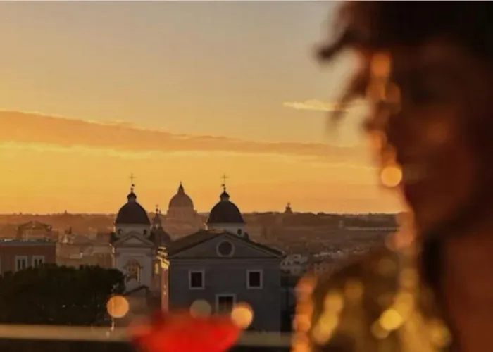 Amazing Panoramic Artist's Loft Spanish Steps